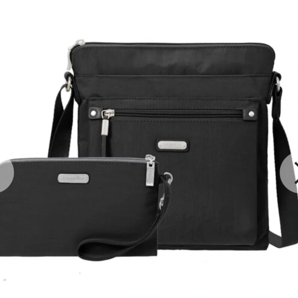 NWT! BAGGALLINI BLACK CROSSBODY BAG